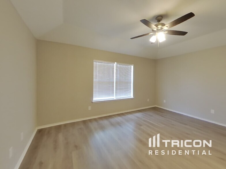 Building Photo - 1505 Nightingale Ct