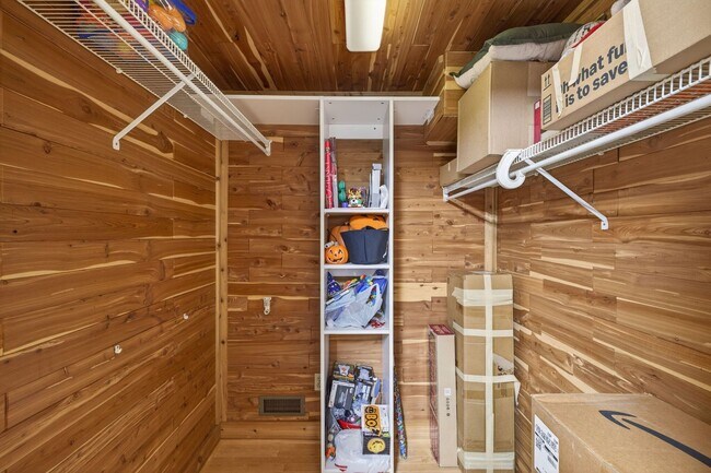 Building Photo - Elegant & Spacious Home Available in Church Point