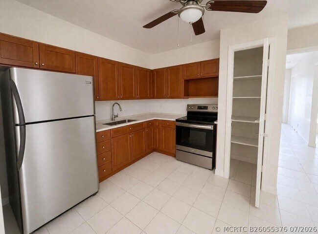 Building Photo - 5725 NW 14th Ct