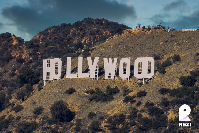 Building Photo - 7040 Woodman Ave