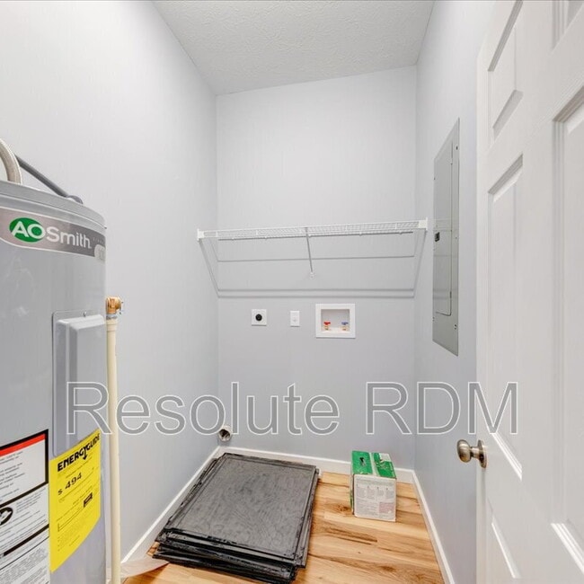 Building Photo - 804 N Locke St