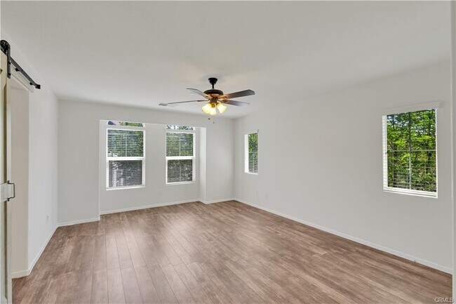 Building Photo - 15723 Parkhouse Dr
