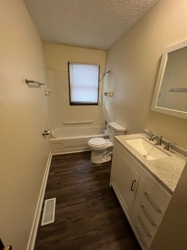 Building Photo - SouthSide Duplex