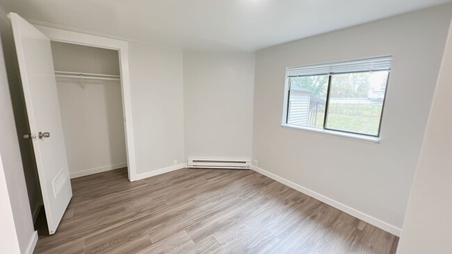 Building Photo - Affordable 3bdrm/1 bath home with storage ...