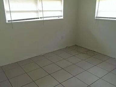 Building Photo - 1928 14th Ave S