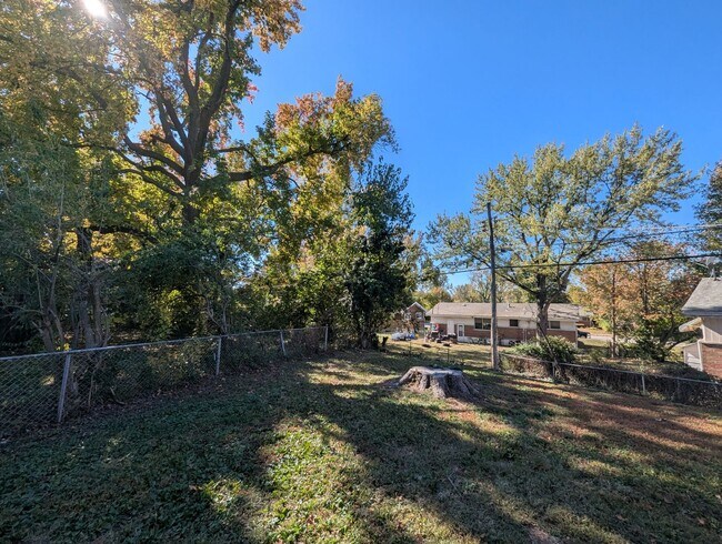 Building Photo - Lawnview Vista