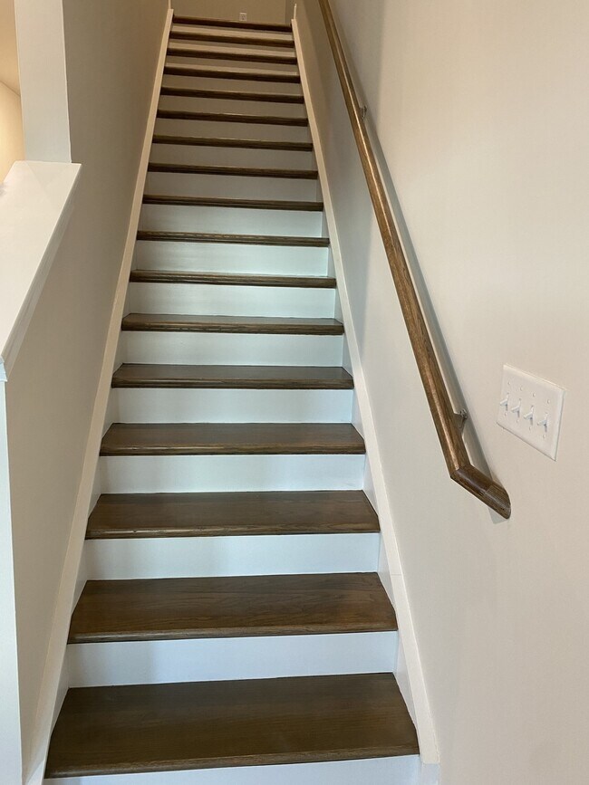 Building Photo - 365 Coleman Ct