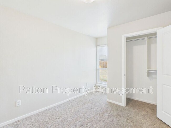 Building Photo - 4712 Hinson St
