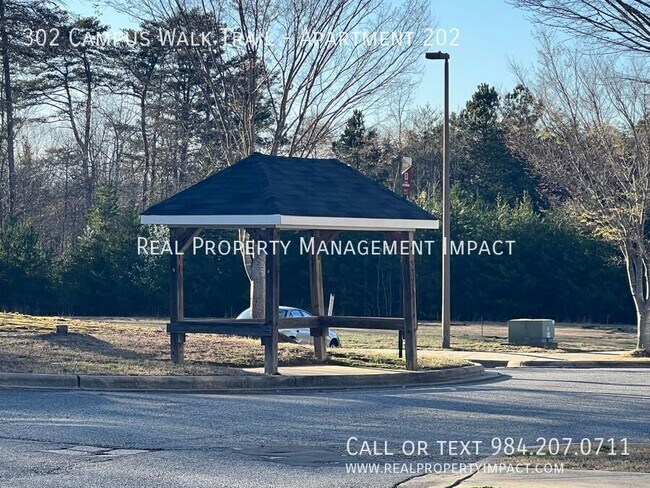 Building Photo - 302 Campus Walk Trl
