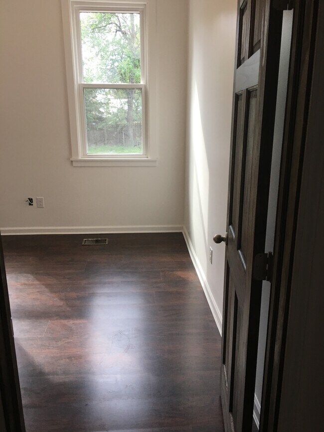 Building Photo - 3306 Iowa St