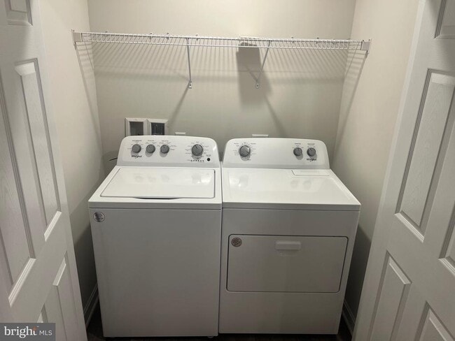 Building Photo - 224 Caterpillar Dr