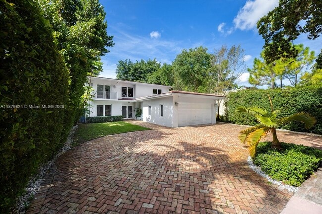 Building Photo - 1208 Mariana Ave