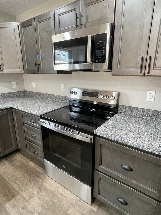 Building Photo - NEW CONSTRUCTION 3 Bed 2 Bath FOR RENT in Waynesville