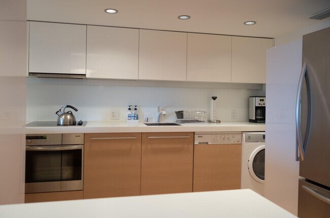 Building Photo - 1800 S Ocean Blvd