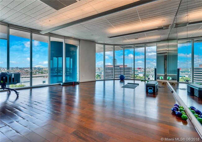 Building Photo - 185 SW 7th St