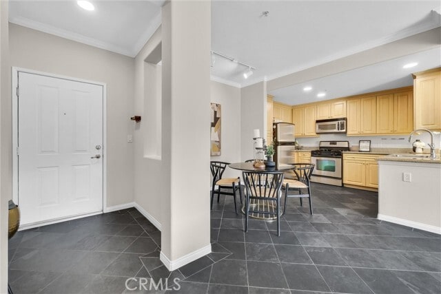 Building Photo - 3300 Watermarke Pl