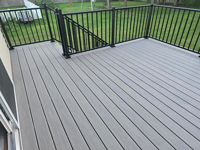 Building Photo - 13752 Round Lake Blvd NW