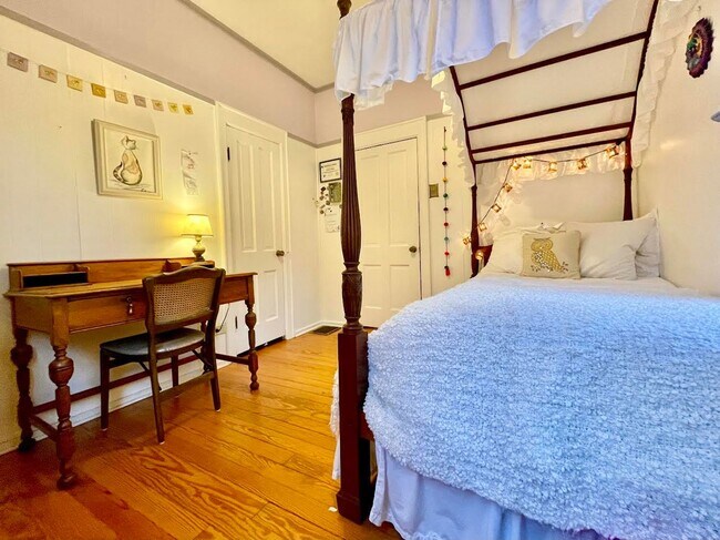 Building Photo - Charming Furnished Home in Downtown Boulder