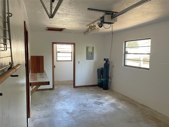 Building Photo - 4730 NW 36th Pl