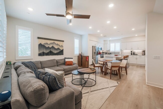 Building Photo - Newer townhome rental located in the gated One Seven Eight community!