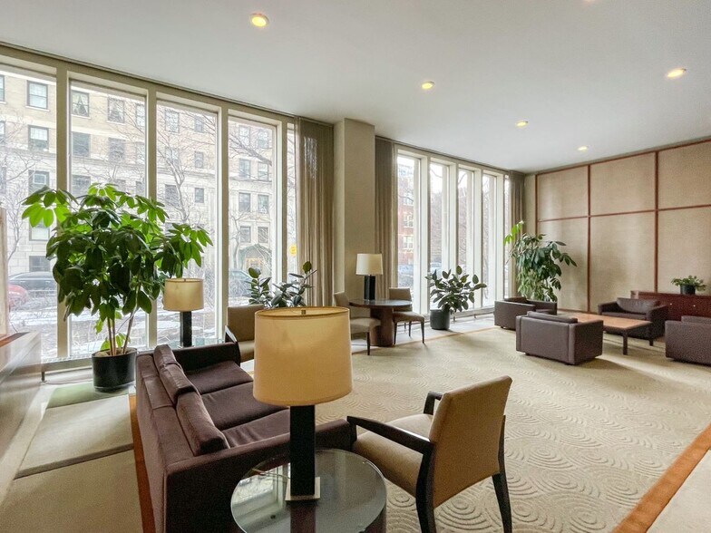 Building Photo - 3550 N Lake Shore Dr