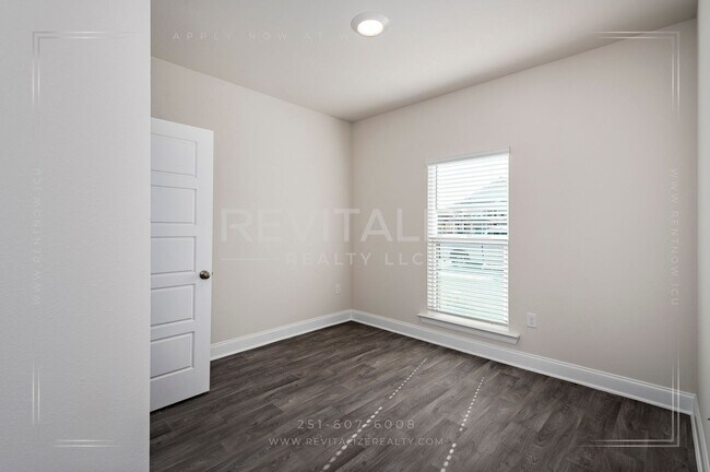Building Photo - COMING SOON Newly Built 4 Bed 2 Bath Craftsman Home in Spanish Fort with Deck