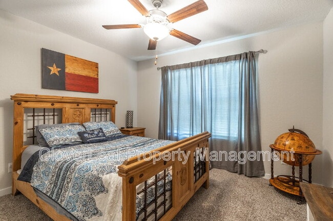 Building Photo - 804 Shrike Ln