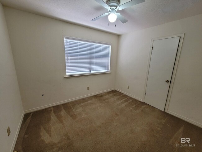 Building Photo - 512 Lake Forest Blvd