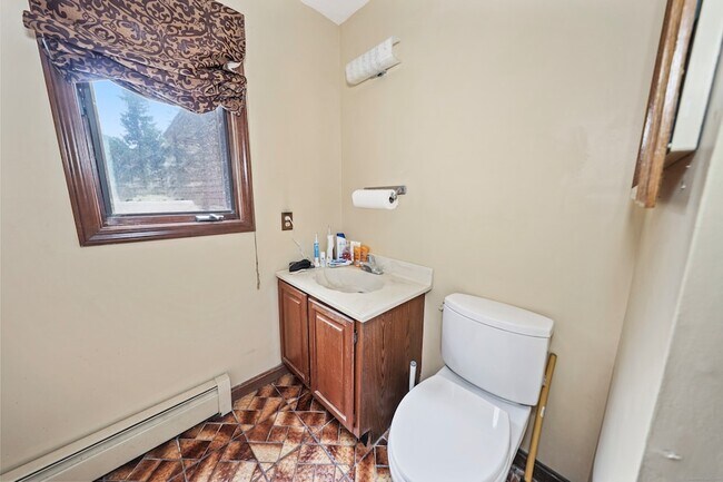 Building Photo - 522 Springfield Rd
