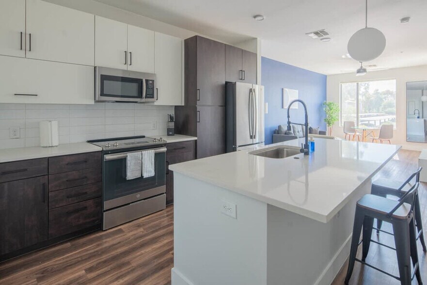 Building Photo - 701 W Rio Salado Pkwy