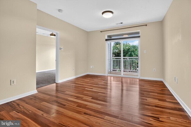Building Photo - 801 S Greenbrier St