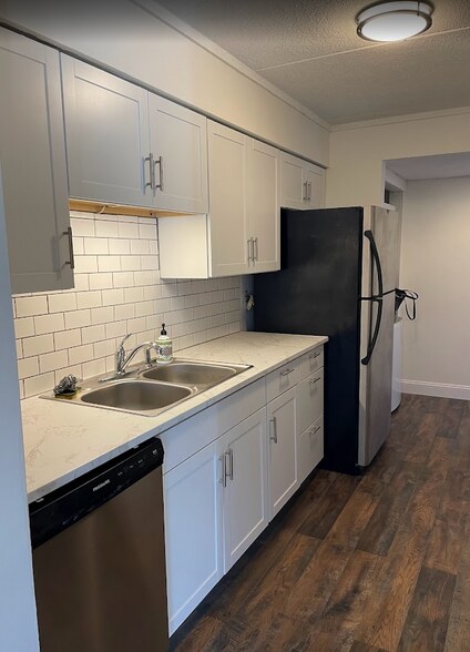 Recently remodeled kitchen - 8514 Madrid Ct