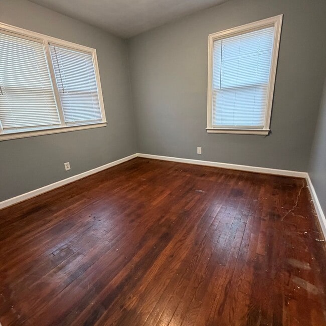 Building Photo - 553 Freeman Dr