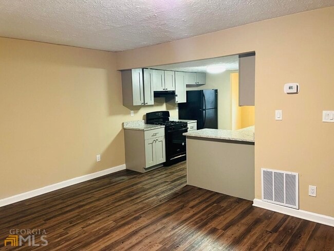 Building Photo - 6527 River Park Dr