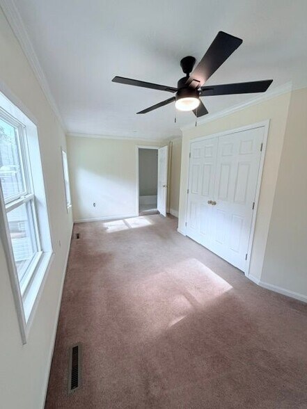 Building Photo - 350 Adelina Rd