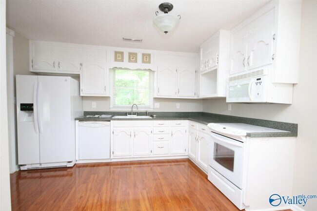 Building Photo - 132 Bibb Dr