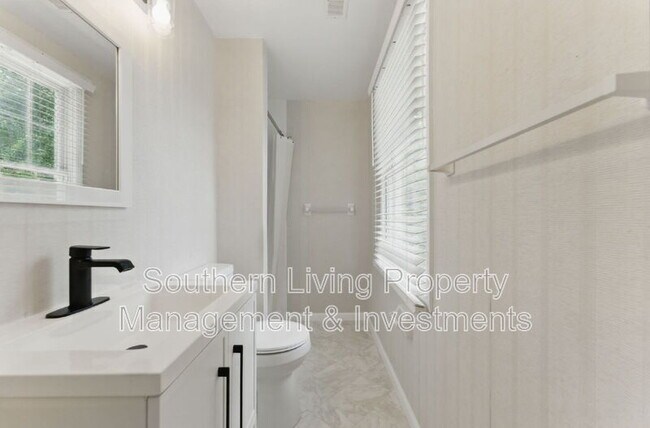 Building Photo - 7016 Wannamaker Ln