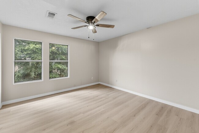 Building Photo - 2521 Crosstimbers Dr