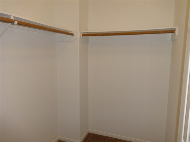 Building Photo - 19515 Providence Shore Way