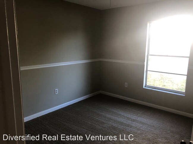 Building Photo - 3 br, 1.5 bath House - 3918 Feather Drive
