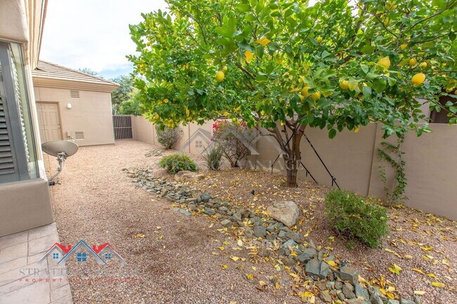 Building Photo - 9562 E Cavalry Dr