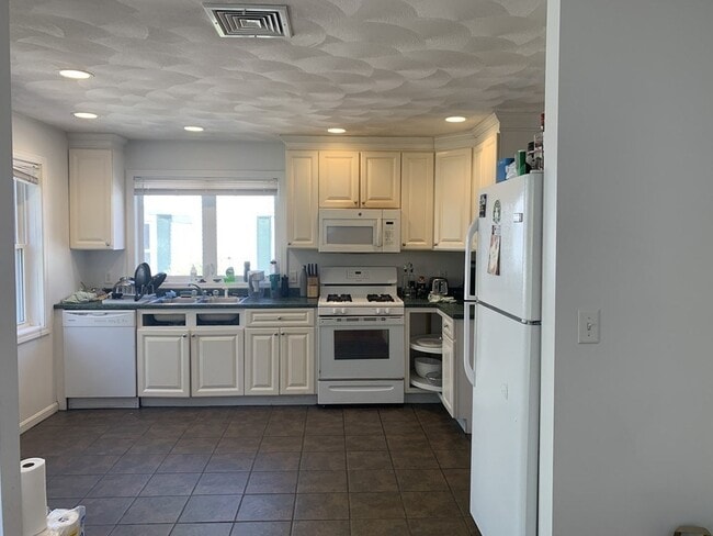 Building Photo - 1 Farrell Way