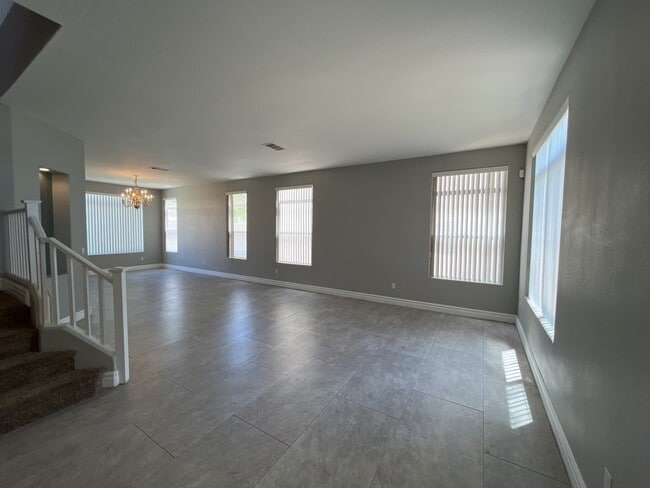 Building Photo - Stunning 2 story, 5-bedroom home in Rhodes Ranch