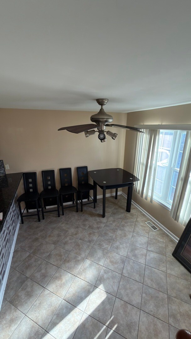 Building Photo - 8114 160th St