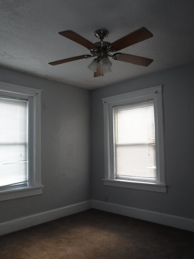 Building Photo - 720 Faraon St