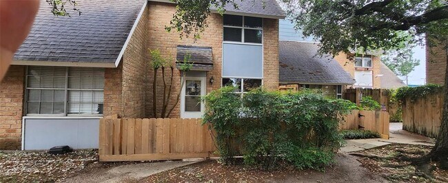 Building Photo - 1433 Cedar Post Ln