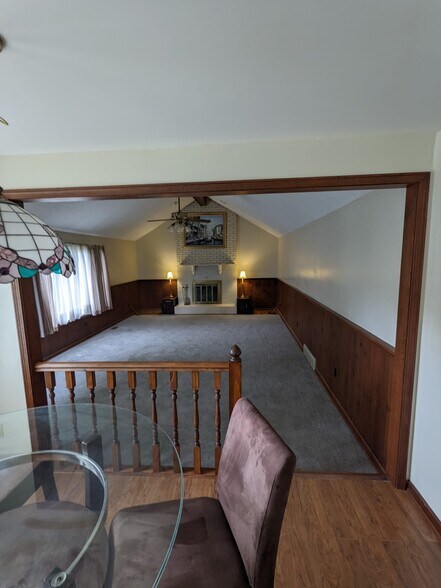 Building Photo - 19 Sandhollow Ct