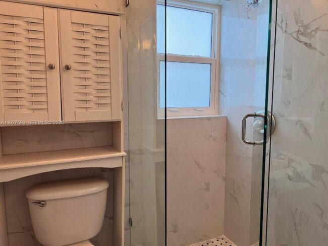 Building Photo - 6231 SW 138th Ct