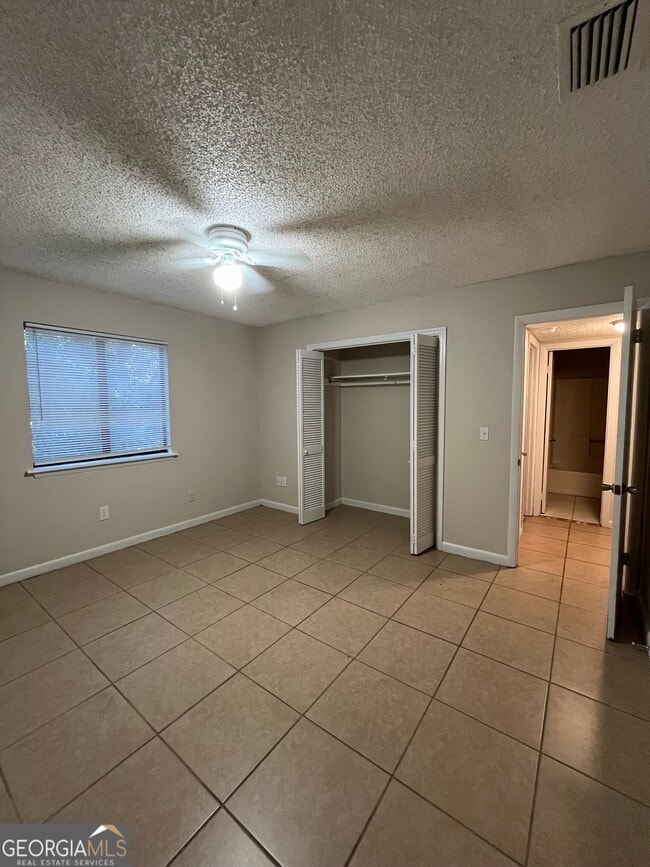 Building Photo - 125 Sea Parc St
