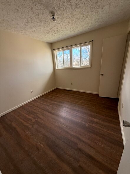 Building Photo - 118 Central Ave